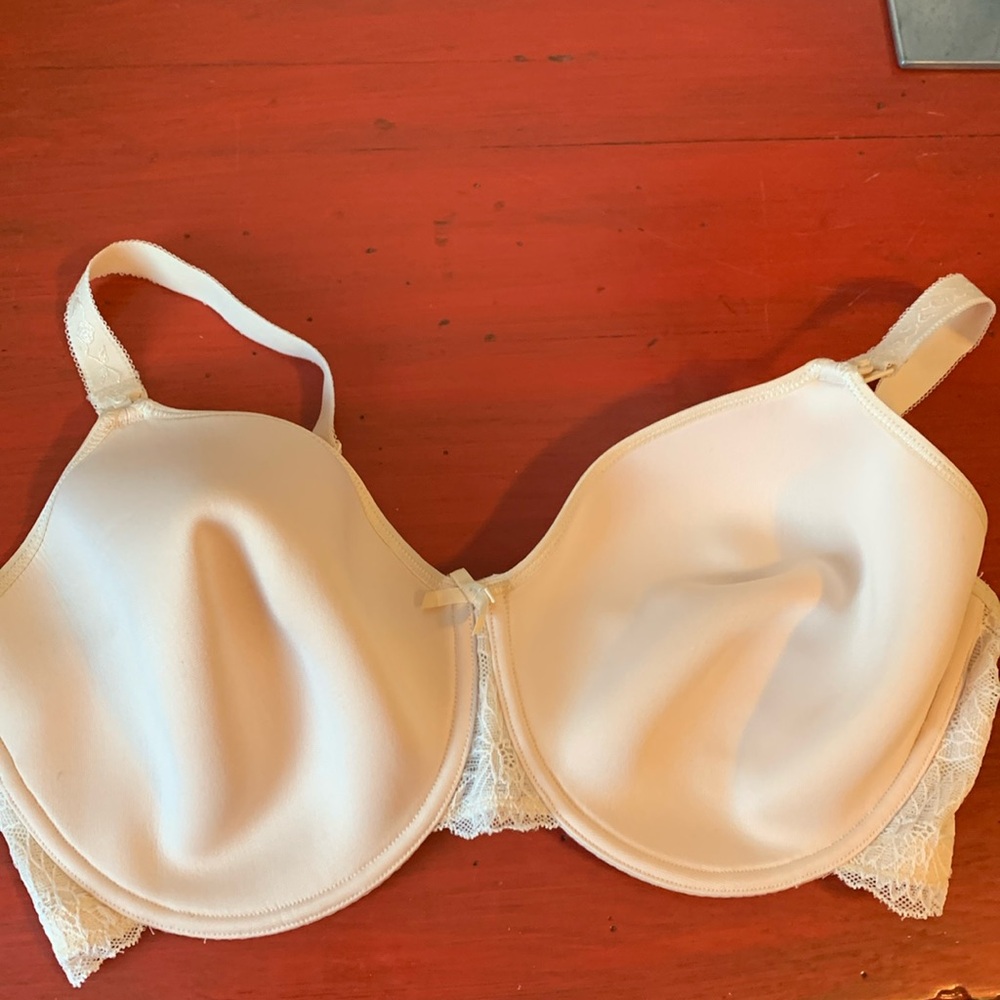 Bravado nursing bra 38 F lace mesh back lightly padded EUC